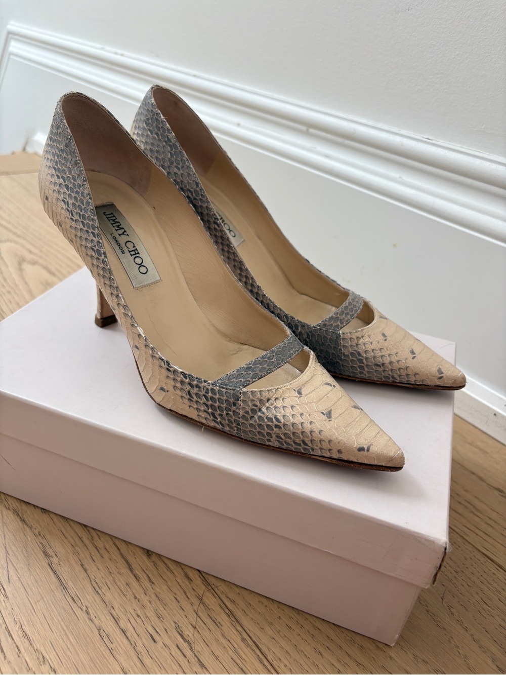 Jimmy Choo - Snakeskin Beige and Gray Pump - Picture 2 of 9